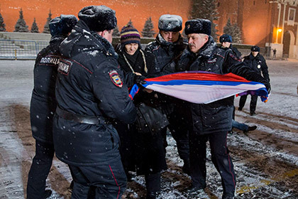 На Красной площади в Москве полиция задержала десятерых ЛГБТ-активистов. Фото: Евгений Фельдман