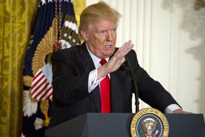 Президент США Дональд Трамп назвал себя фанатом НАТО.
