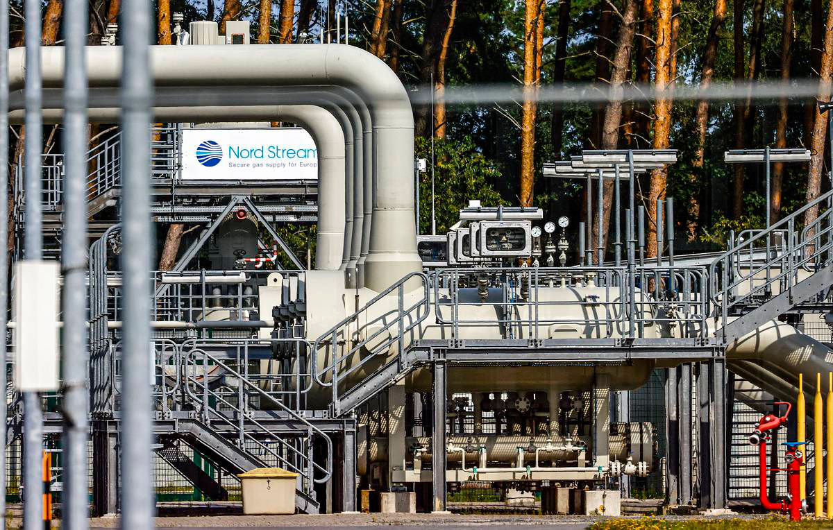 Падение давления в Nord Stream 2 и Nord Stream могло произойти из-за диверсии.