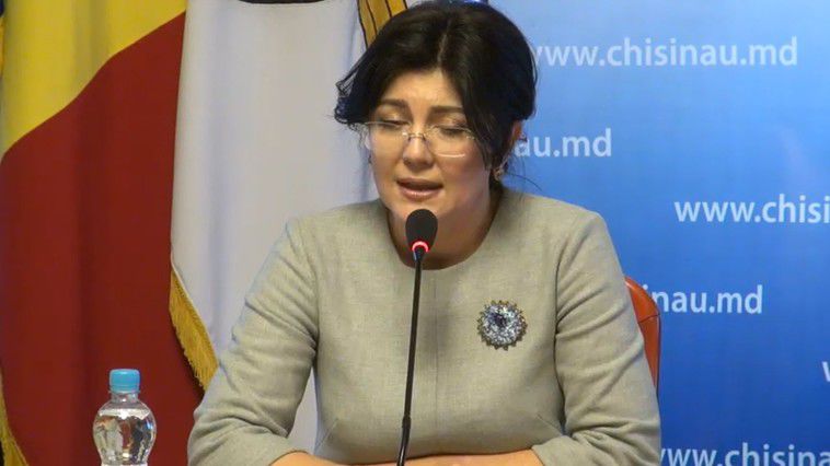 Silivia Radu anunță marea luptă cu gropile din Chișinău