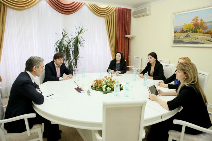 Prim-ministrul în exerciţiu şi candidatul desemnat la şefia Executivului, Iurie Leancă, a lansat consultările în procesul de elaborare a noului Program de activitate al viitorului Guvern.