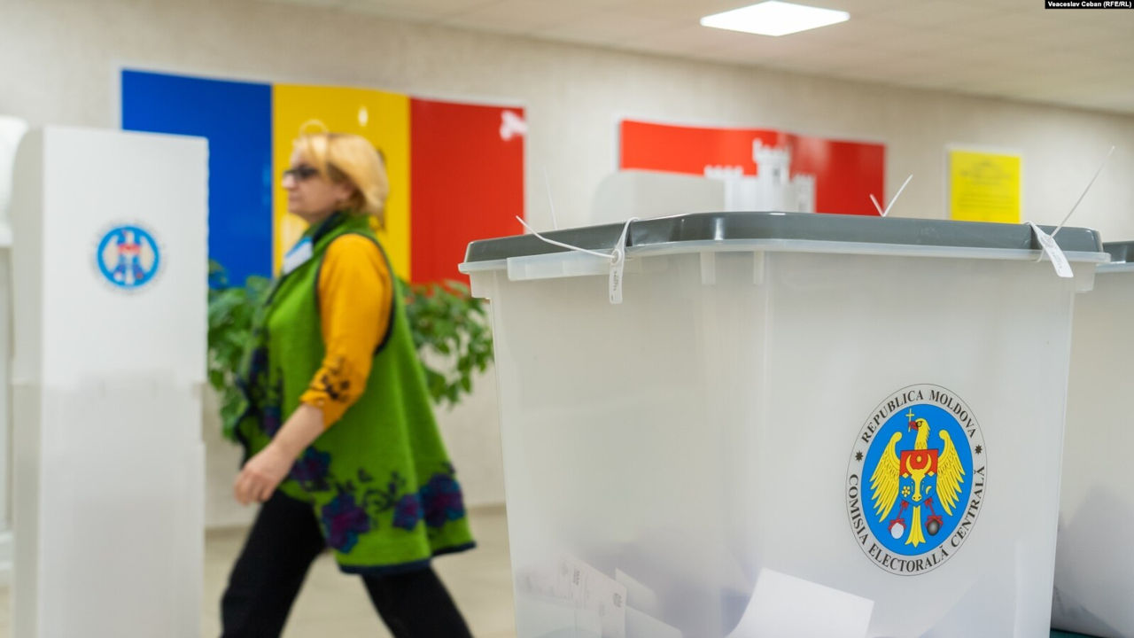 Peste 100.000 de moldoveni s-au înscris deja pentru a vota în străinătate.
