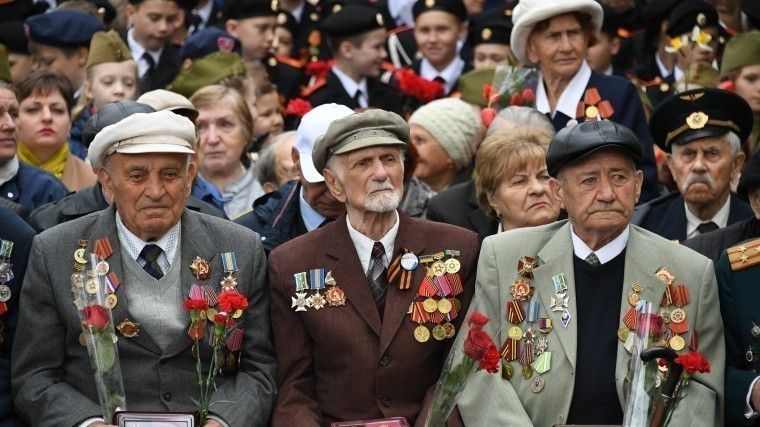 Выплаты ветеранам ко Дню Победы в России оказались меньше, чем в Казахстане и Узбекистане.