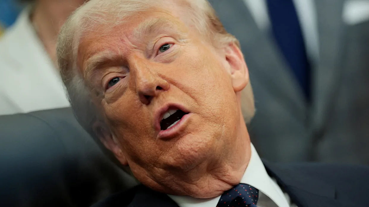 Трамп пригрозил повысить пошлины на европейские товары, если ЕС не снизит свои тарифы.