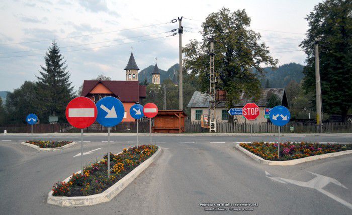 Peste 7.700 de indicatoare lipsesc pe traseele naționale și locale din Moldova. Foto simbol: orasulsuceava.ro