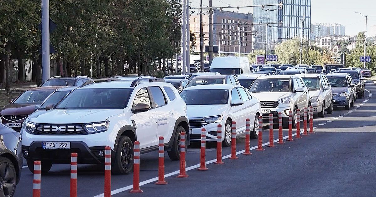 Ambuteiaje infernale în Chișinău: Drumul dintr-un sector în altul durează cât călătoria spre Orhei.
