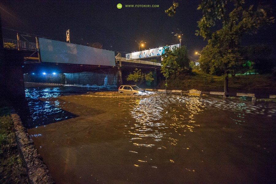 Noaptea trecută, 31 mai spre 1 iunie, timp de două ore şi jumătate în municipiul Chişinău a căzut norma lunară de precipitaţii.
