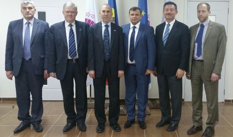Нэстасе обратил внимание американских дипломатов на негативные последствия таких визитов.