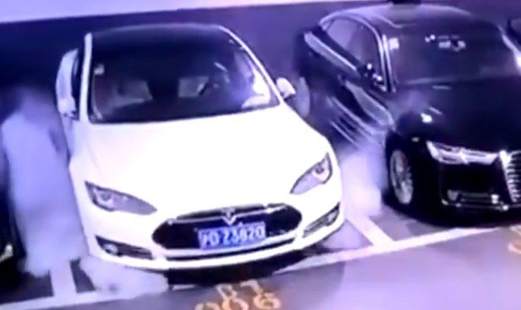 По данным компании Tesla, никто не пострадал.