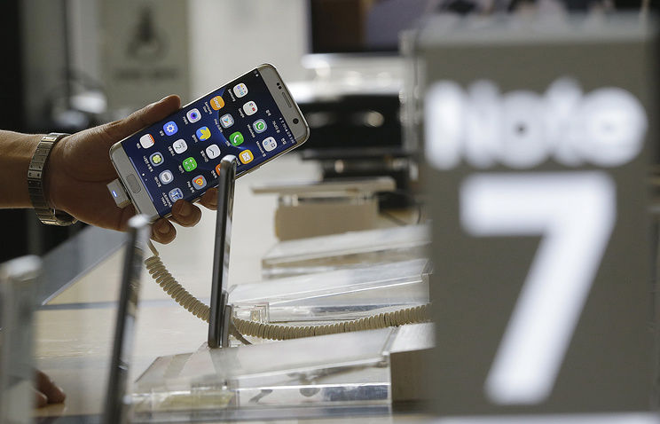 Bloomberg объяснил взрывы смартфонов Samsung.