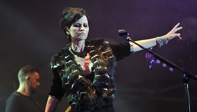 Солистка The Cranberries утонула пьяной в ванне, заявил коронер.