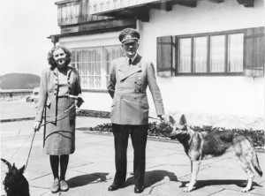 Având aceste idei, dictatorul spera ca ființele necuvântătoare să poată oferi informații prețioase ofițerilor naziști.
