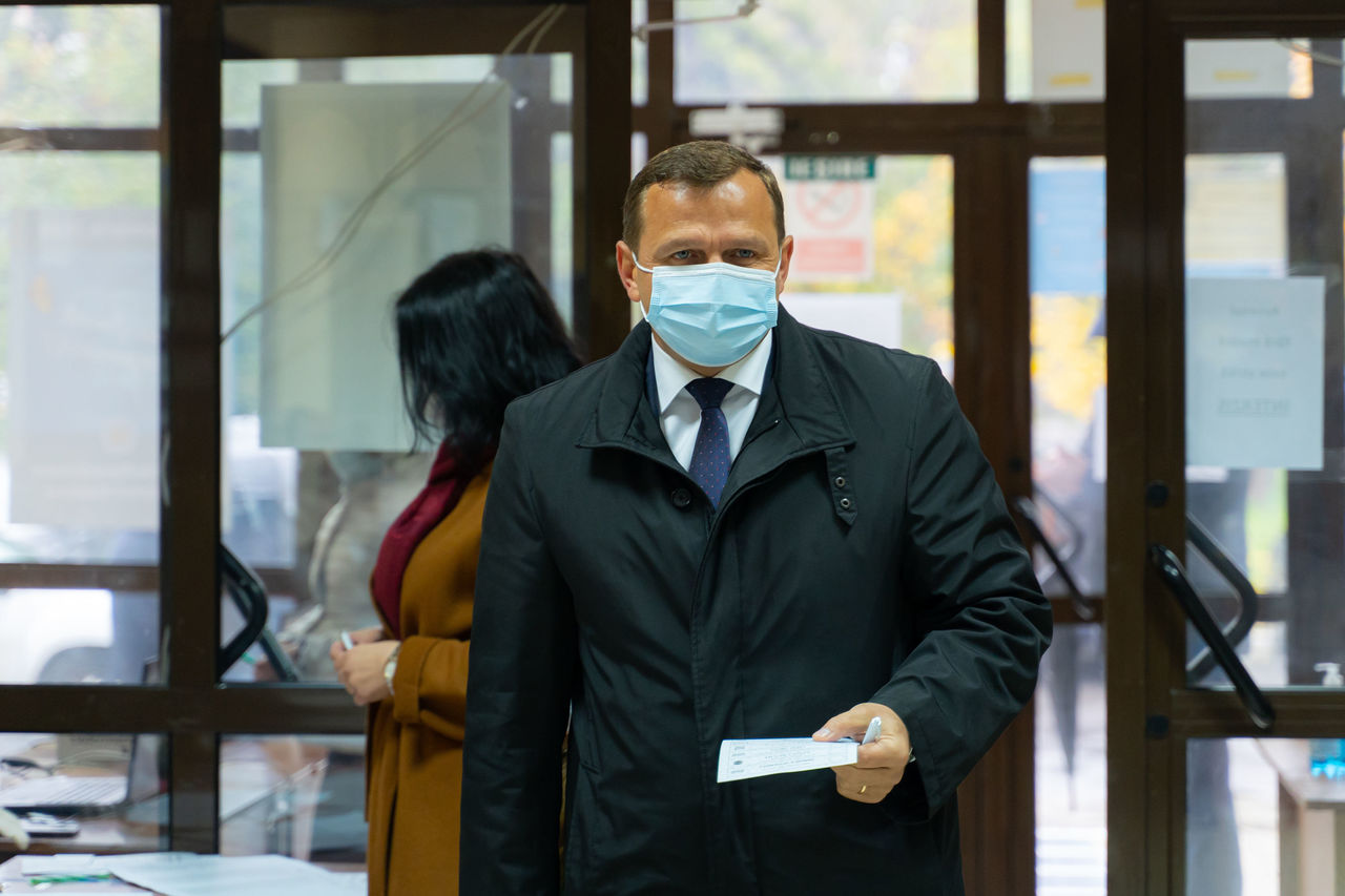 Нэстасе поздравил Санду с победой на выборах.