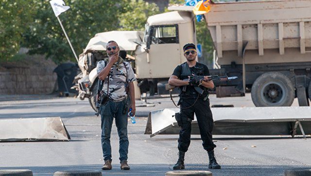Между полицией и захватчиками здания ППС в Ереване произошла перестрелка.