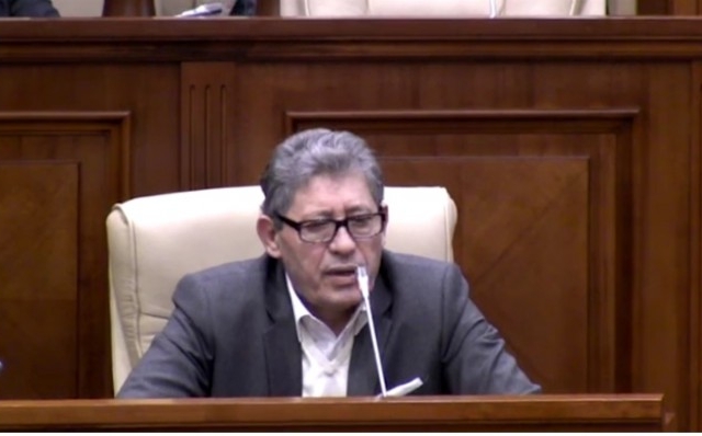 Deputatii comunisti au propus mai multe proiecte de lege, printre care si reconfirmarea statului de neutralitate a Republicii Moldova.