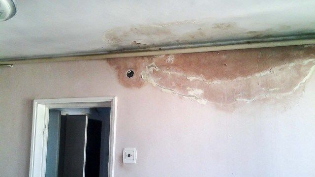 O femeie din Chișinău a câștigat un proces de judecată după ce apartamentul său a fost „inundat”. 