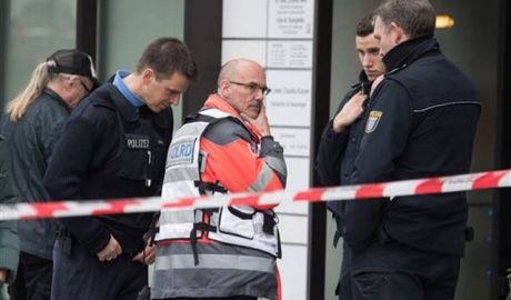 Doi medici au fost împuşcaţi mortal într-un cabinet medical din oraşul german Marburg. Foto: AP