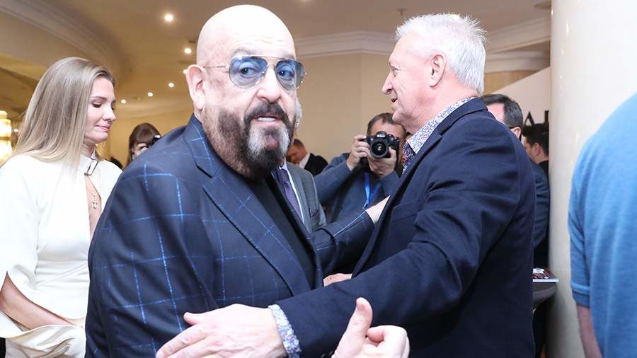 Шуфутинский рассказал о внимании к нему журналистов 3 сентября.