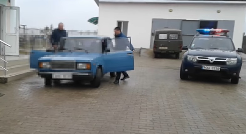 Трое граждан Молдовы попытались незаметно пересечь границу.