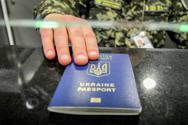 Из-за мигрантов Украине могут отказать в безвизовом режиме с ЕС. Фото: novostipmr.com