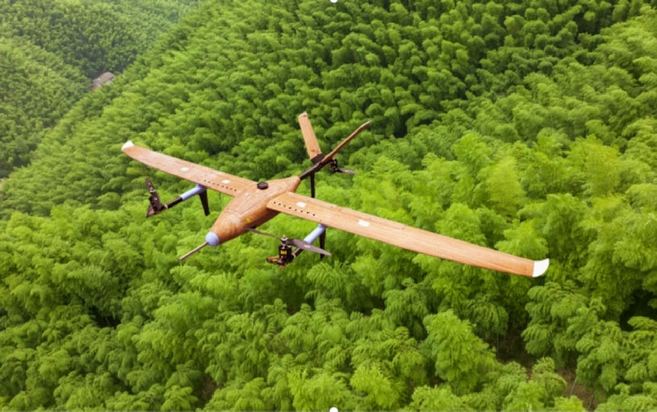 China a creat prima dronă din lume realizată din bambus și intenționează să producă sateliți.