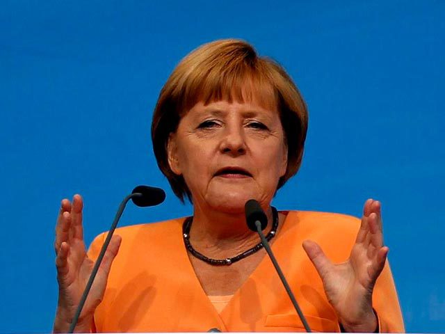 Канцлер Германии Ангела Меркель уверена, что Греции нельзя было разрешать вступать в еврозону в 2001 году.