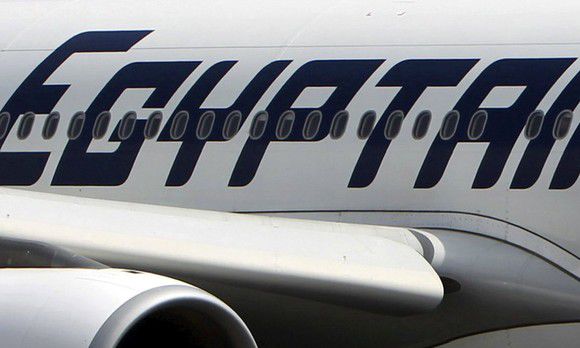 С пропавшего самолета EgyptAir подавали сигнал бедствия.