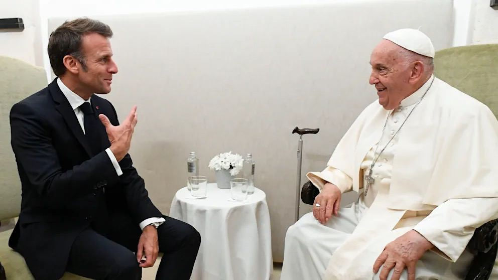 Papa de la Roma a refuzat să țină slujba în catedrala restaurată Notre Dame.