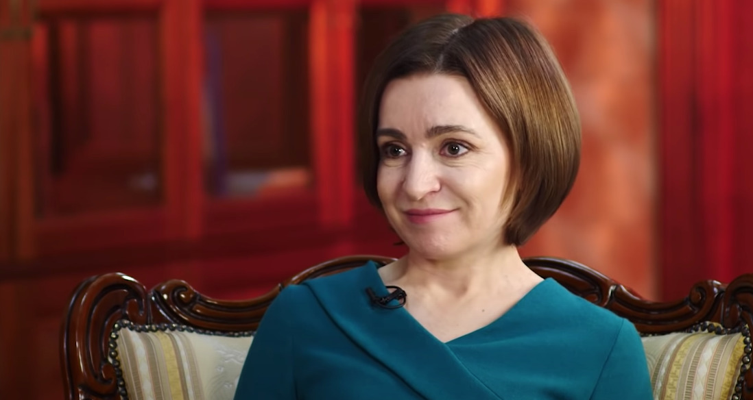 Санду делится воспоминаниями: Катаясь на санках, я чуть не лишилась двух зубов.