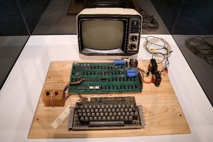 Партия из 200 компьютеров, носящих название Apple 1, являются настоящими раритетами. Фото:  AFP