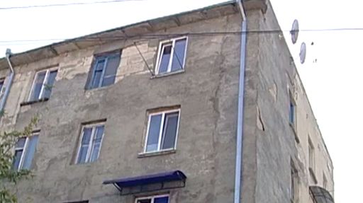 Majoritatea caselor construite în anii 50-90 ai secolului XX sunt avariate.