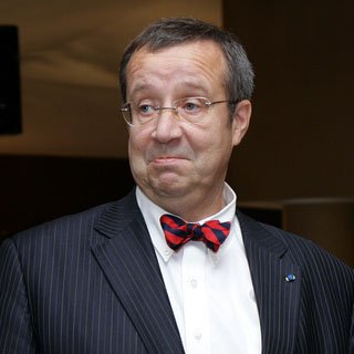 Ильвес отметил, что постоянные военные базы защитили бы Эстонию от России.