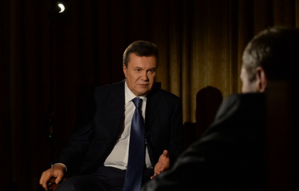 Ранее сообщалось о том, что Янукович отозвал адвокатов из процесса о госизмене.