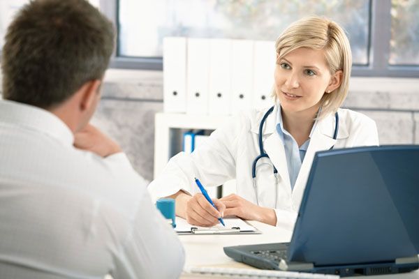 Salariile medicilor se vor majora în baza performanțelor obținute. Foto: aradon.ro