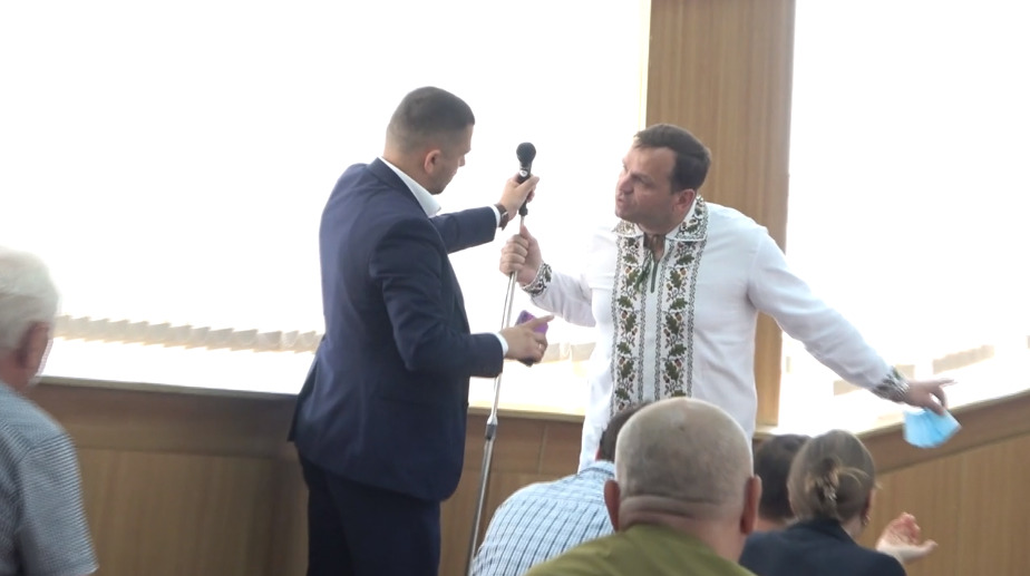 Потасовка между двумя советниками муниципального совета Кишинева произошла во вторник.