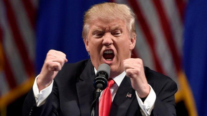 Noi tensiuni: Trump nu renunţă la zidul dintre SUA și Mexic