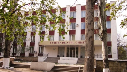 Un bărbat de 30 de ani din Ialoveni a fost prins la sfârşitul lunii decembrie cu 64 de kg de haşiş.
