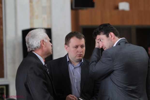 Iurie Muntean - să fie demis din funcția de secretar general al Partidului Comuniștilor, iar Grigore Petrenco - să fie exclus din Biroul executiv al PCRM!