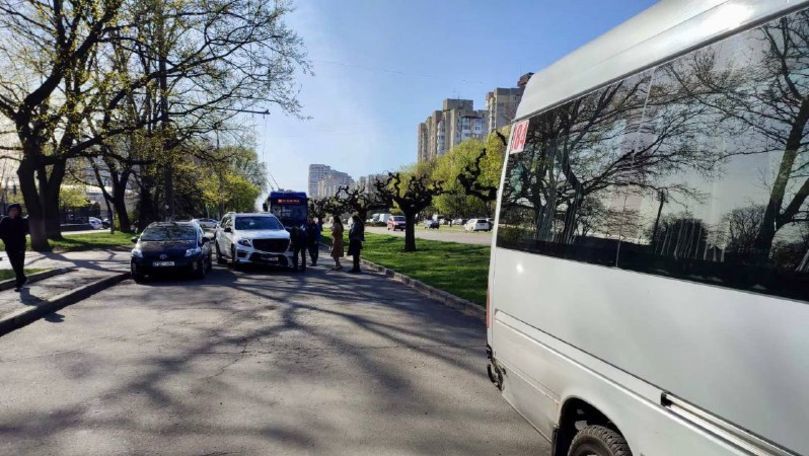 В столице произошло ДТП: движение троллейбусов было затруднено.
