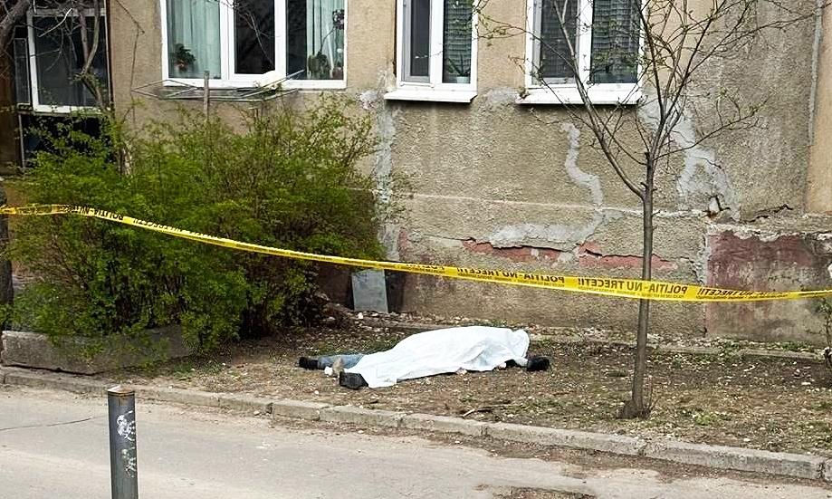 Tragedie în Capitală: O adolescentă ar fi căzut de la etajul 12 al unui bloc de locuit.