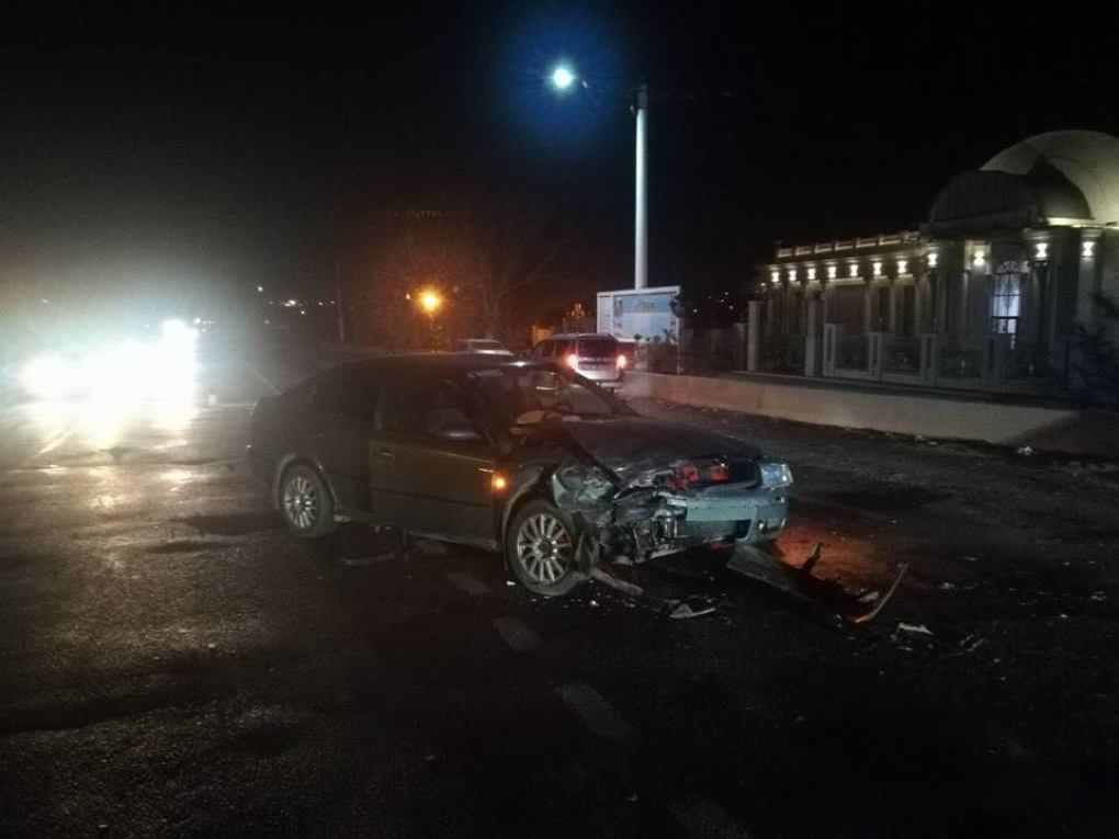 Două vehicule s-au ciocnit violent, în apropiere de Chetrosu.