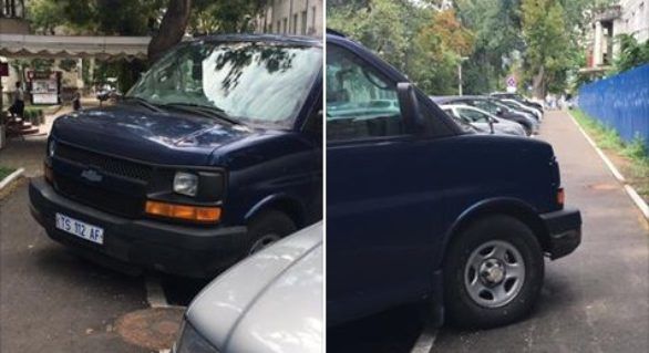 Gafă diplomatică. Cum a fost parcat un automobil al Ambasadei SUA la Chişinău. Foto: Ilian Cașu