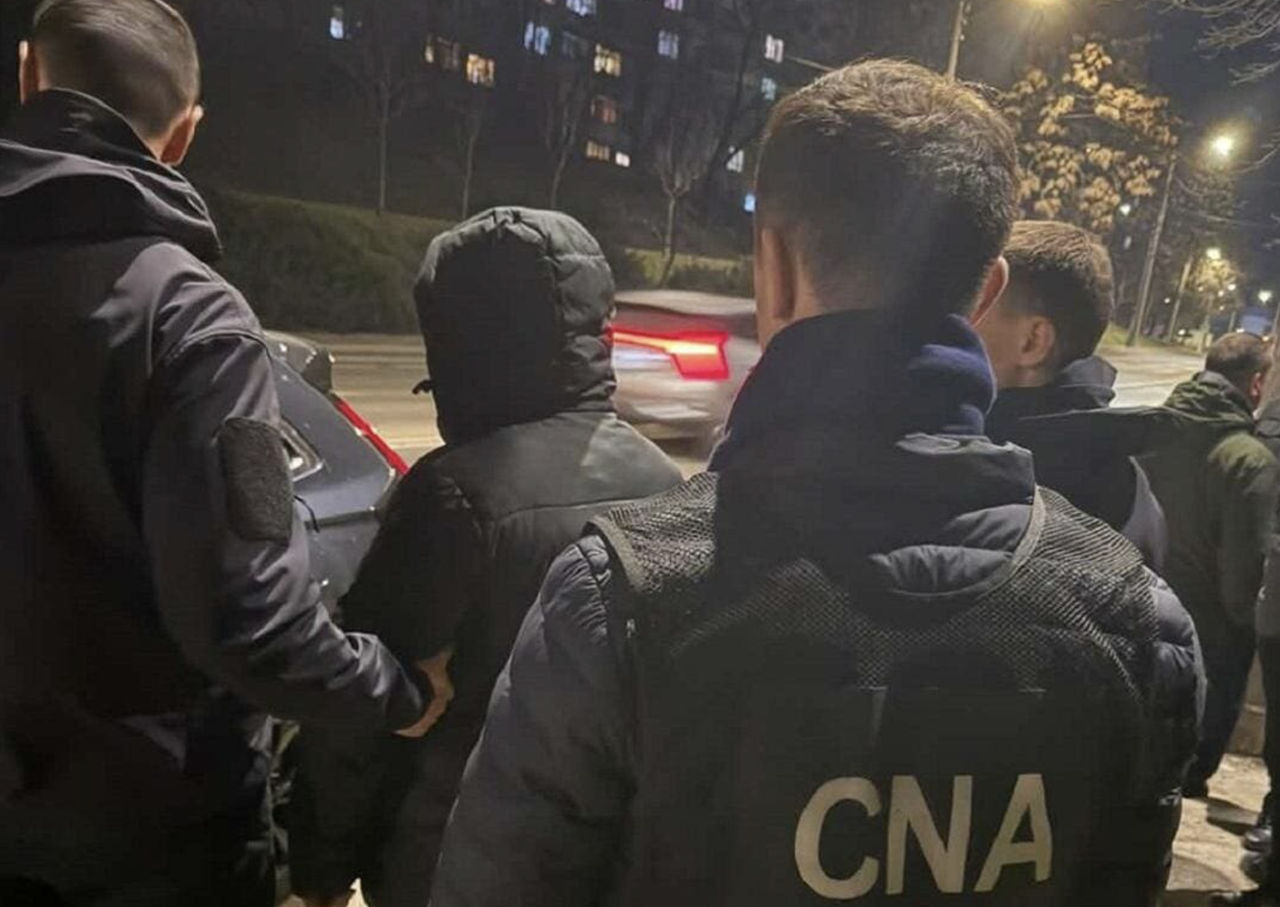 Un inspector de mediu, reținut pentru primirea unei mite de 10.000 de lei.