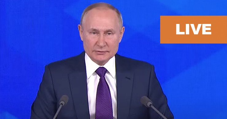 В Москве началась ежегодная пресс-конференция Владимира Путина. Коллаж: Point.md.