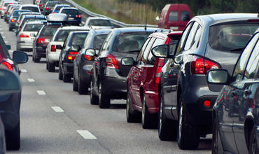 Din motivul intensificarii fluxului mare de transport la ora actuala s-au format ambuteiaje rutiere. 