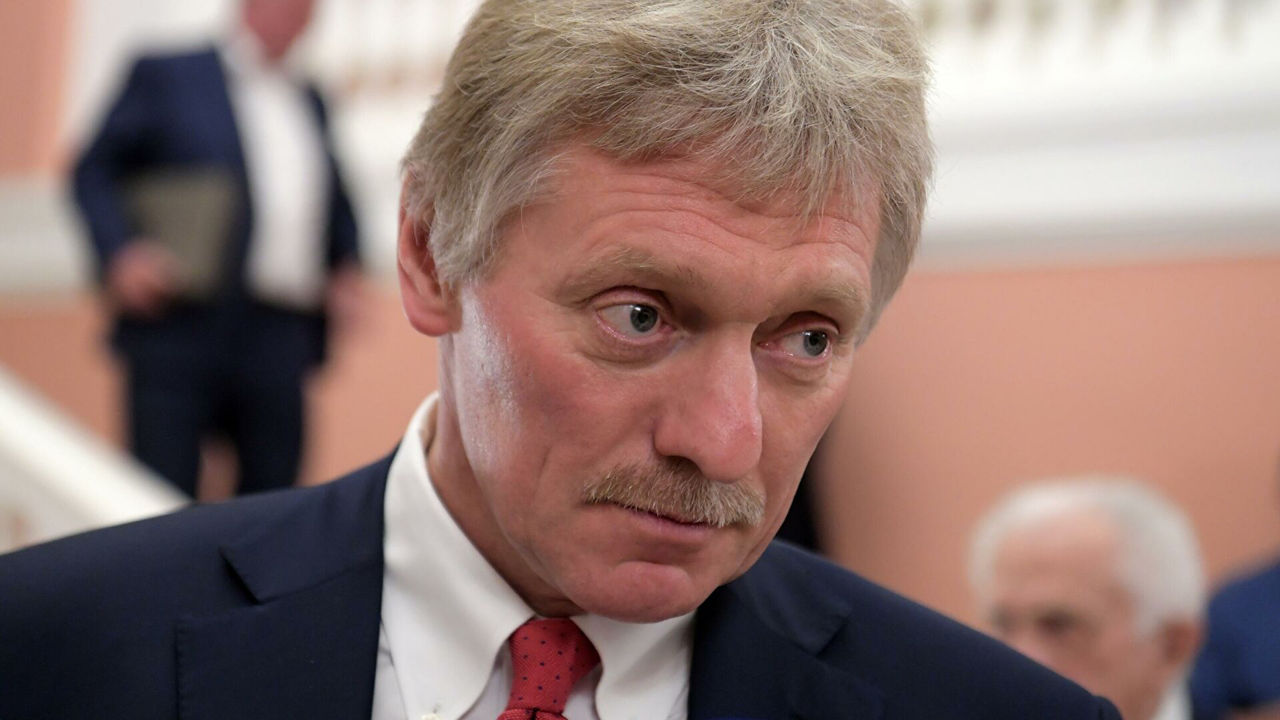 Песков: США подливают масло в огонь поставками оружия Киеву.