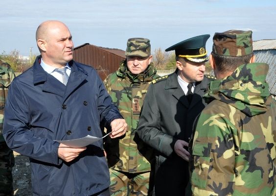 Войку проверил ремонтные работы в военном городке Кишинева.