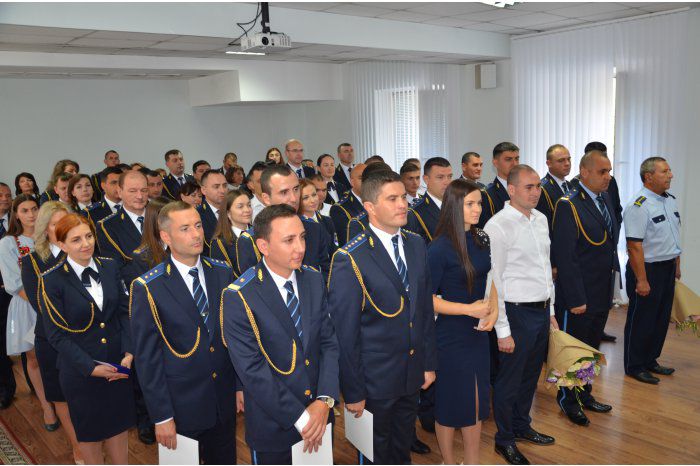 Десятки таможенников получили награды по случаю профессионального праздника.