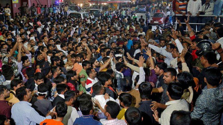 India: Violențe din cauza unui film. Un bărbat a vrut să-și dea foc