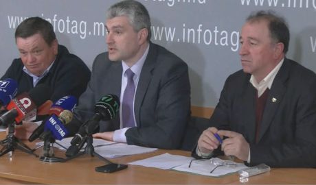 "Мы присоединяемся к Гражданской платформе «Достоинство и Правда», чтобы встряхнуть правительство".